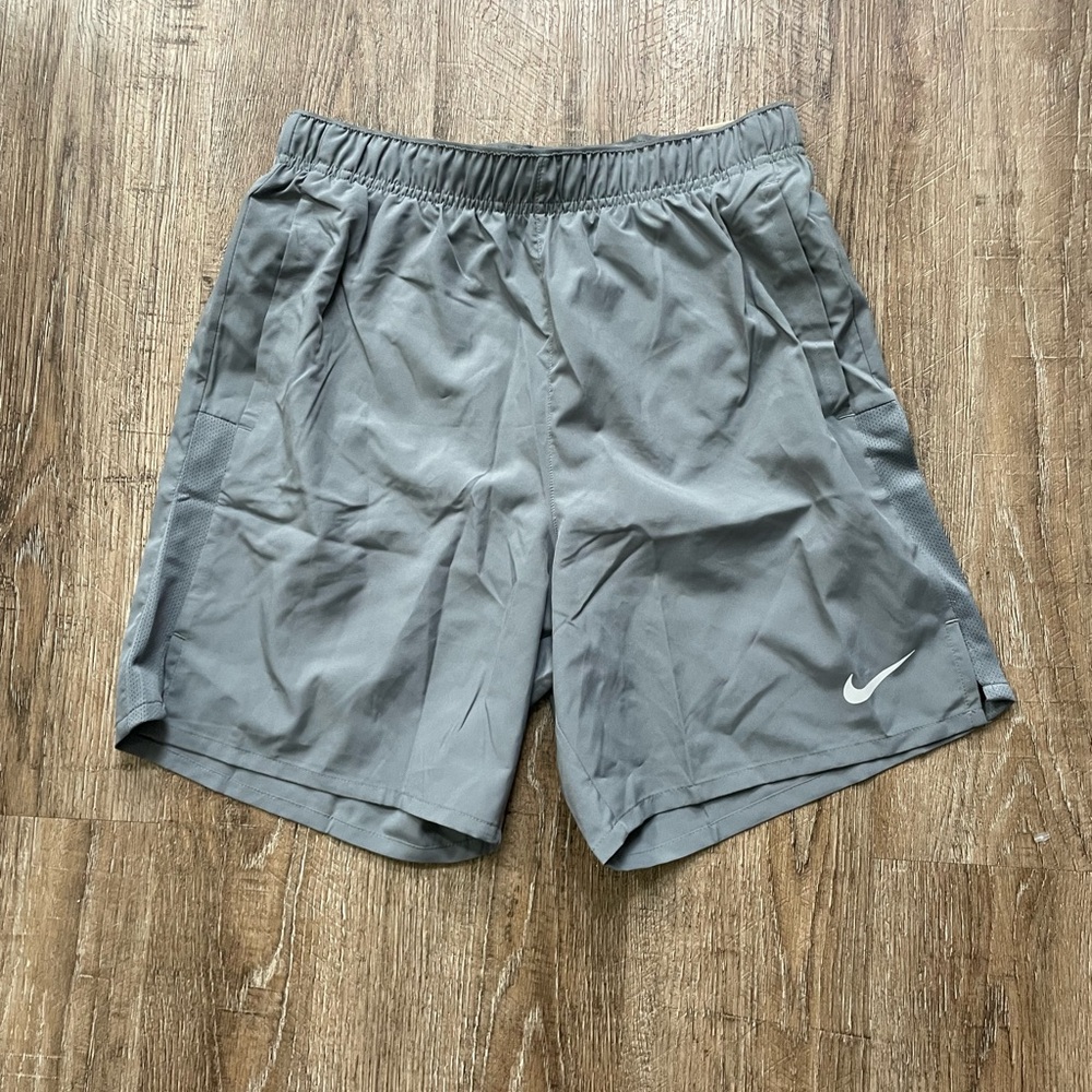 Nike Mens Challenger 7” Brief Lined Running Shorts Grey Sz Small DV9359-084